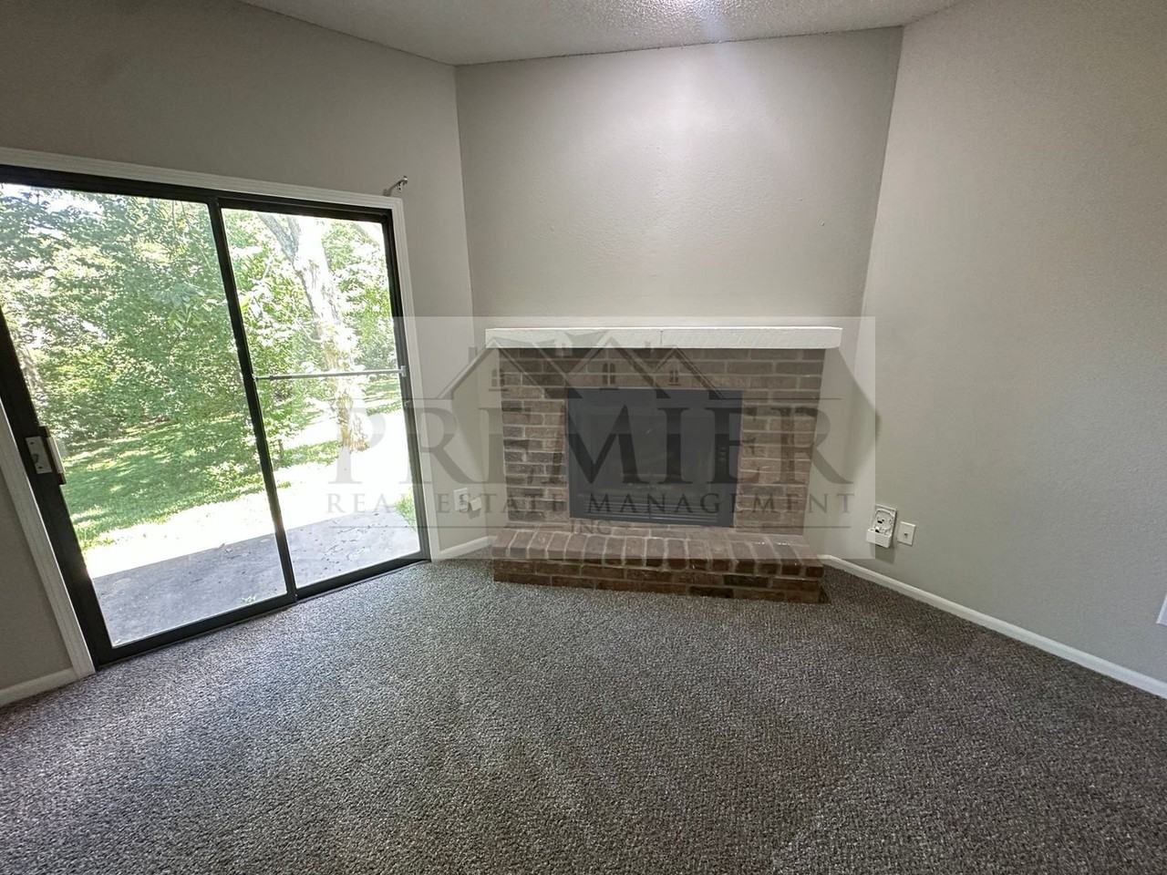 3562 Ne Independence Ave - Photo 4 of 15