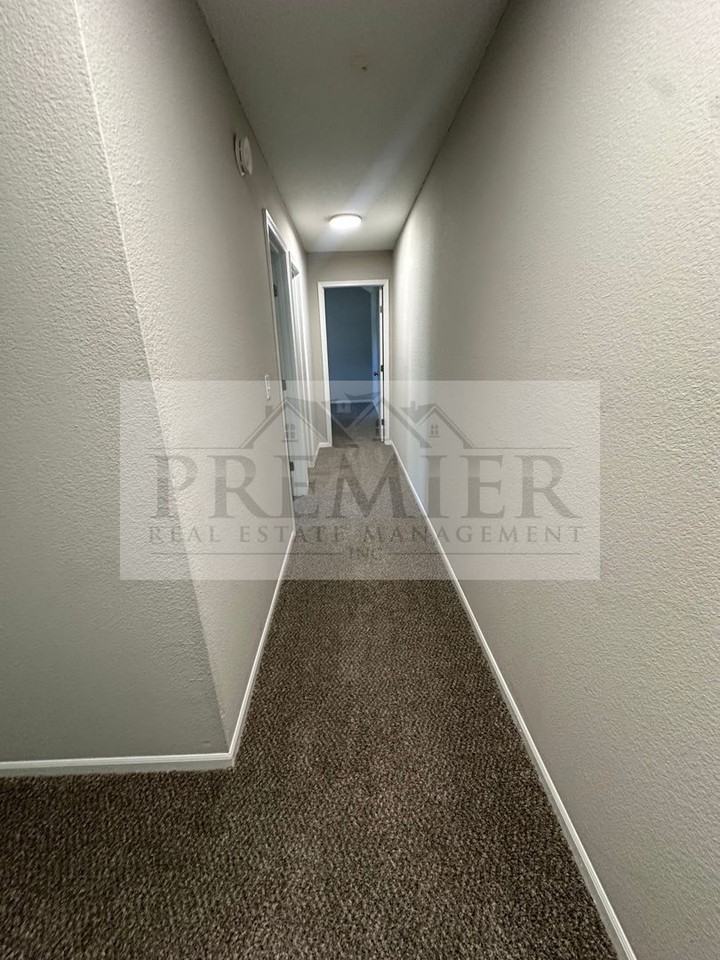 3562 Ne Independence Ave - Photo 7 of 15