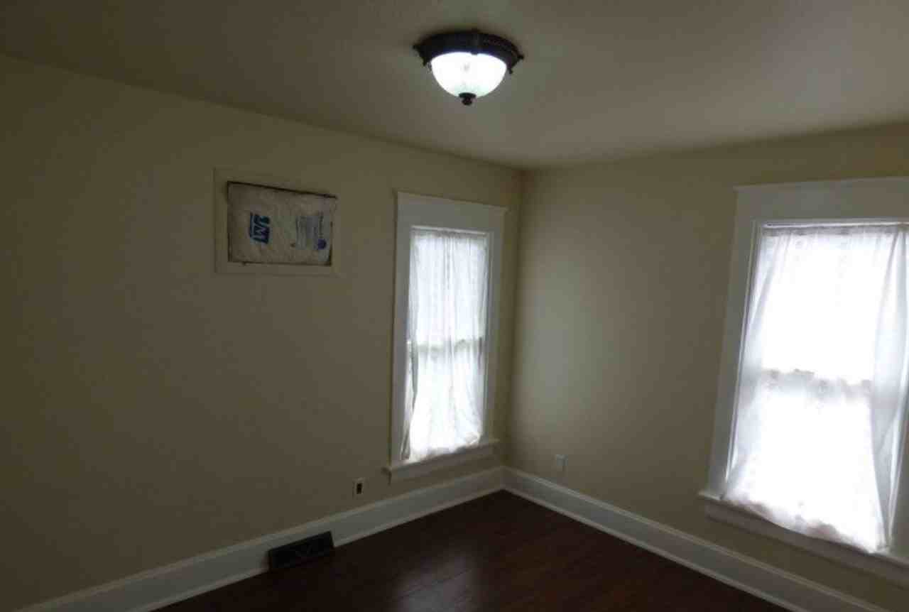 1422 8th St - Photo 6 of 13