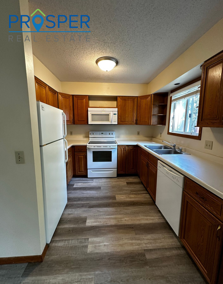 3406 Garner St - Photo 4 of 14