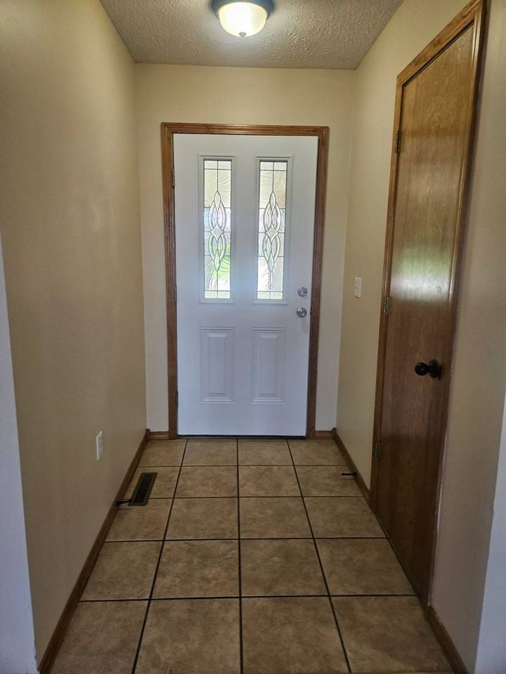 1918 Holly Springs Ave - Photo 2 of 22