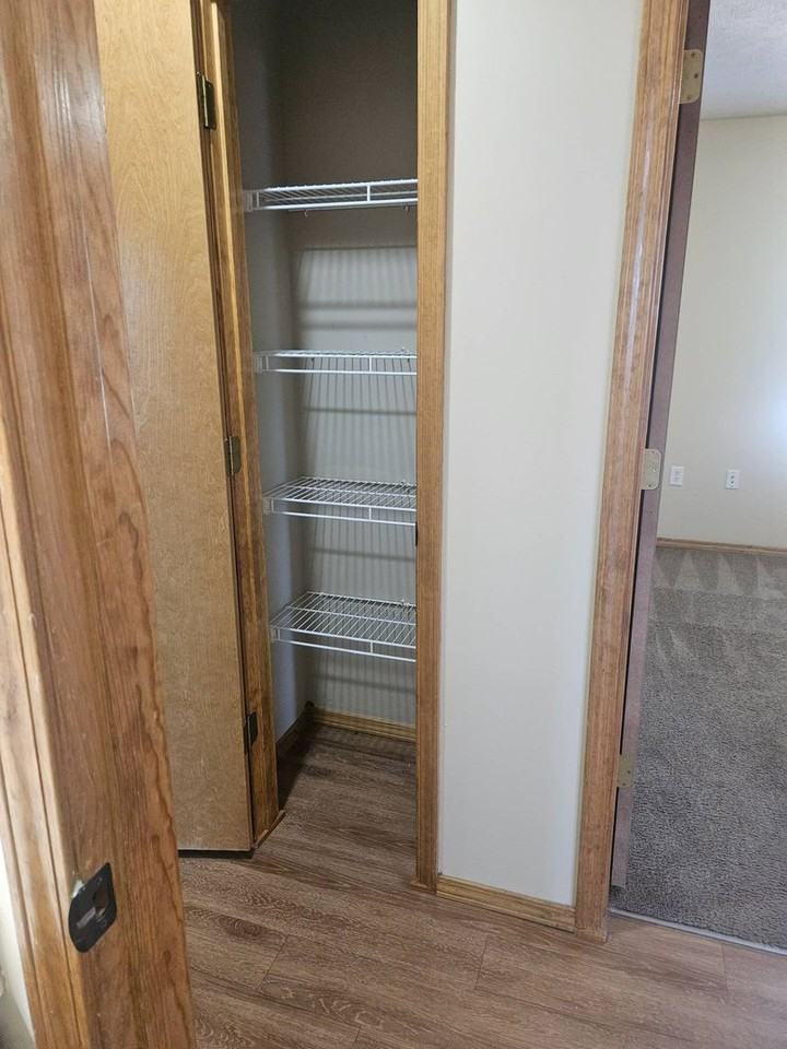 1918 Holly Springs Ave - Photo 6 of 22