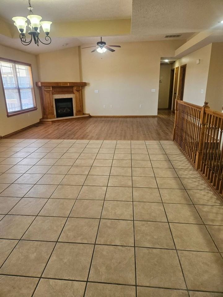 1918 Holly Springs Ave - Photo 7 of 22