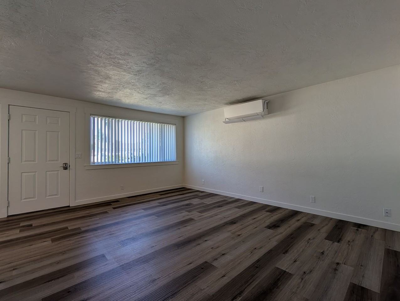 613 57th St - Photo 7 of 22