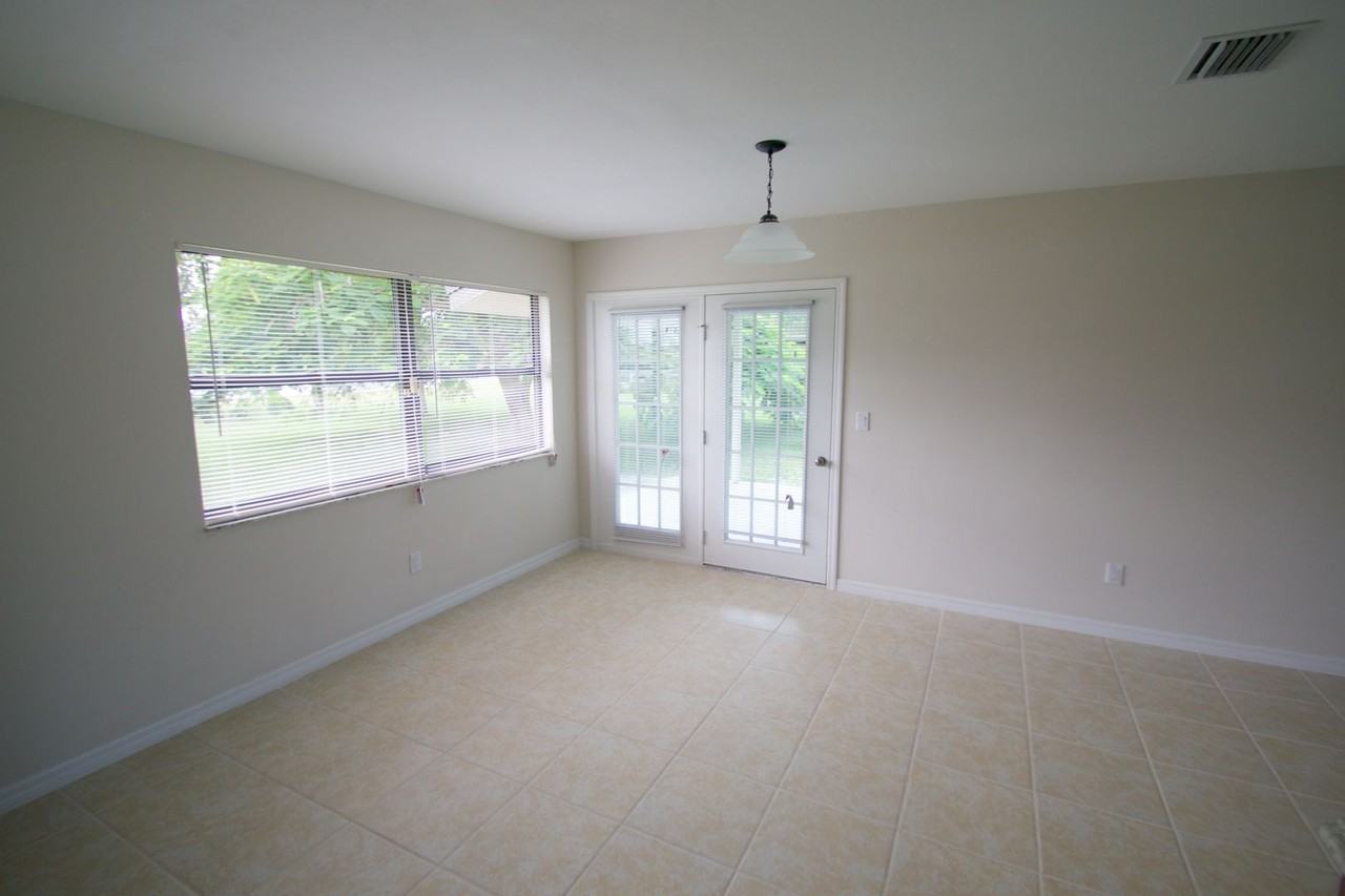 2256 Se East Dunbrooke Cir - Photo 7 of 19
