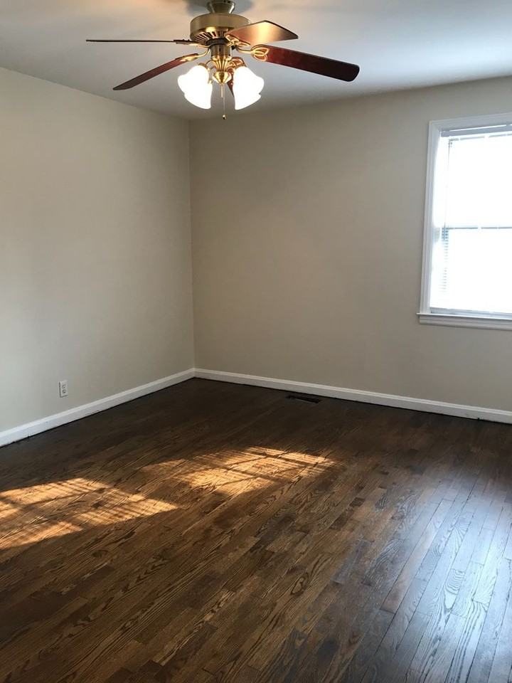 243 Mcgavock Pike - Photo 5 of 8