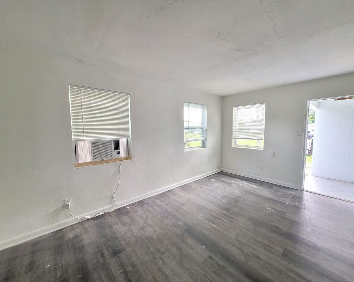 89 Garfield Dr - Photo 5 of 11