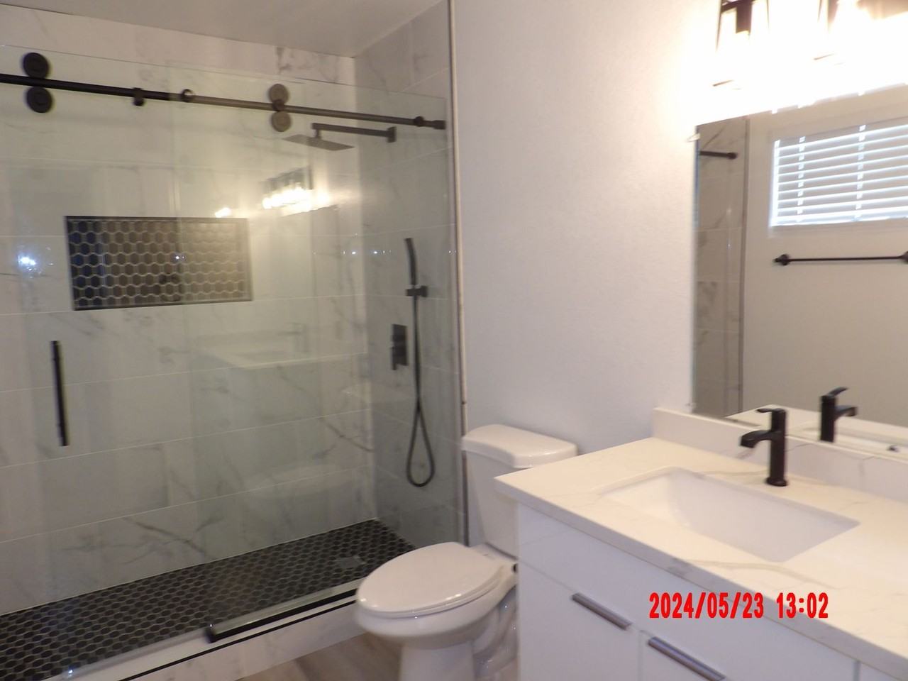 4240 Gaye Ln - Photo 7 of 33