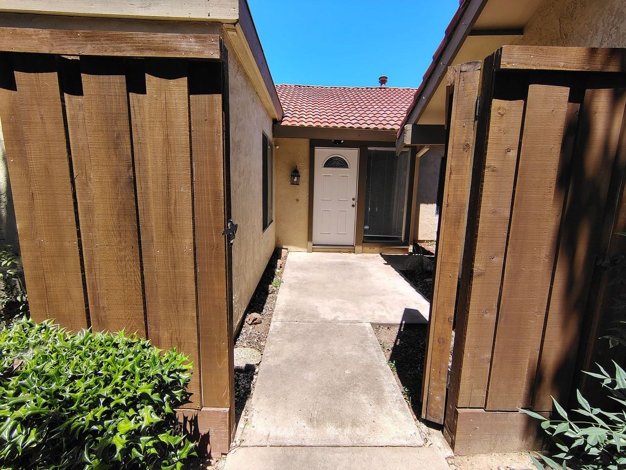 1005 Sylvan Meadows Dr - Photo 2 of 24