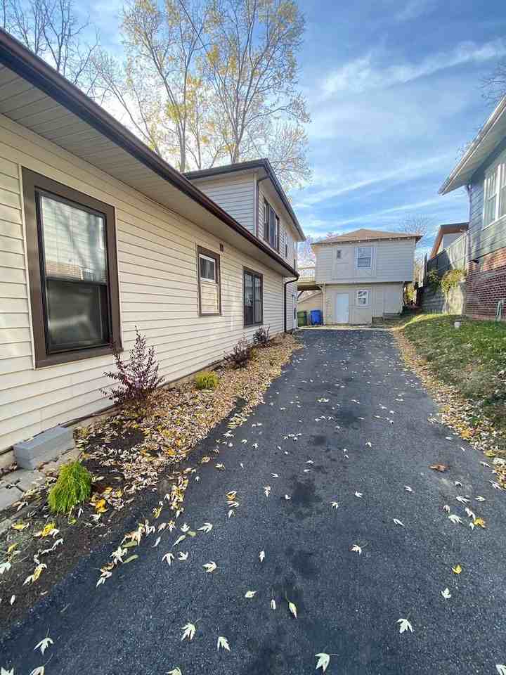 40 Larchmont Rd - Photo 3 of 50