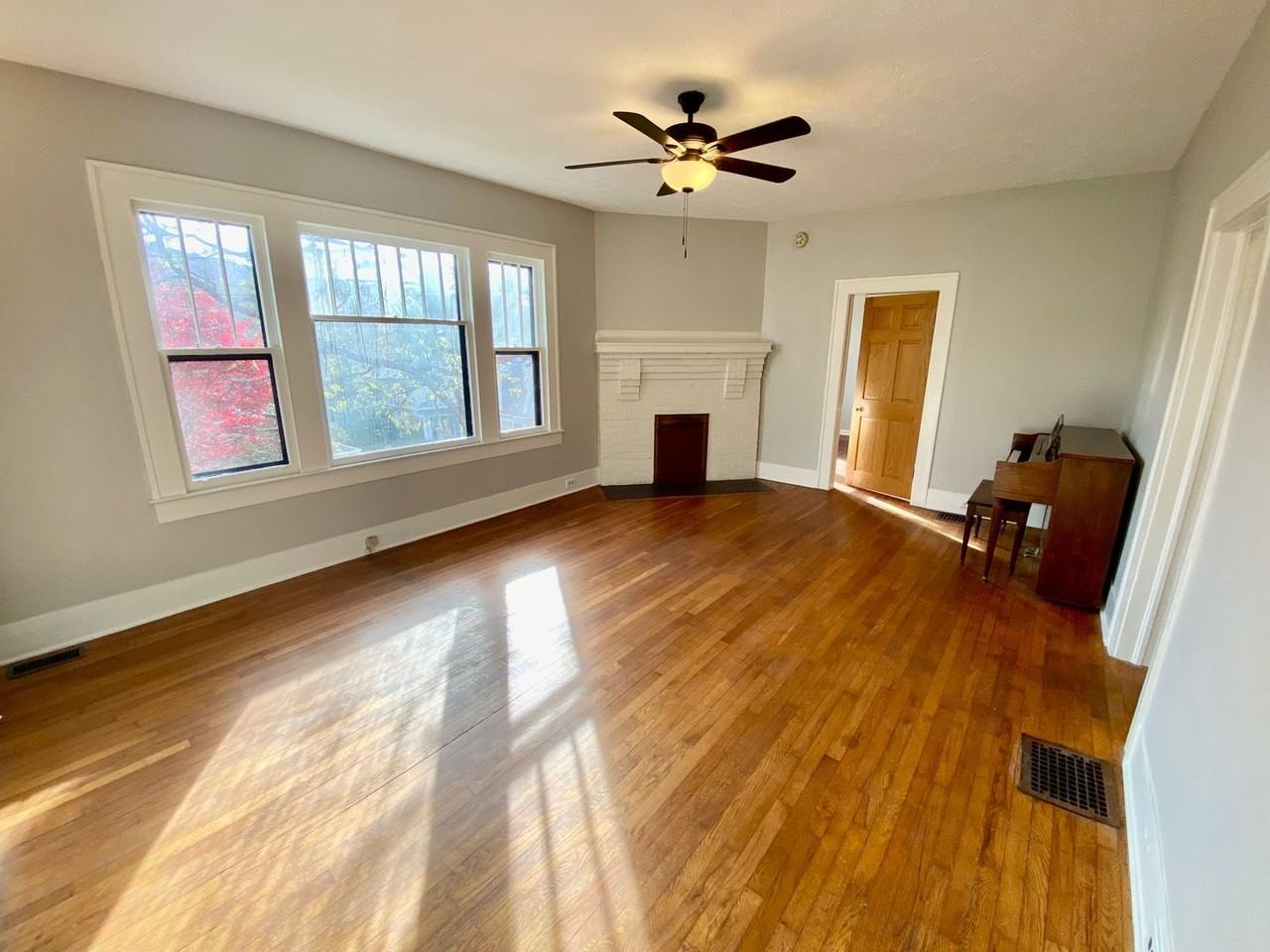 40 Larchmont Rd - Photo 5 of 50