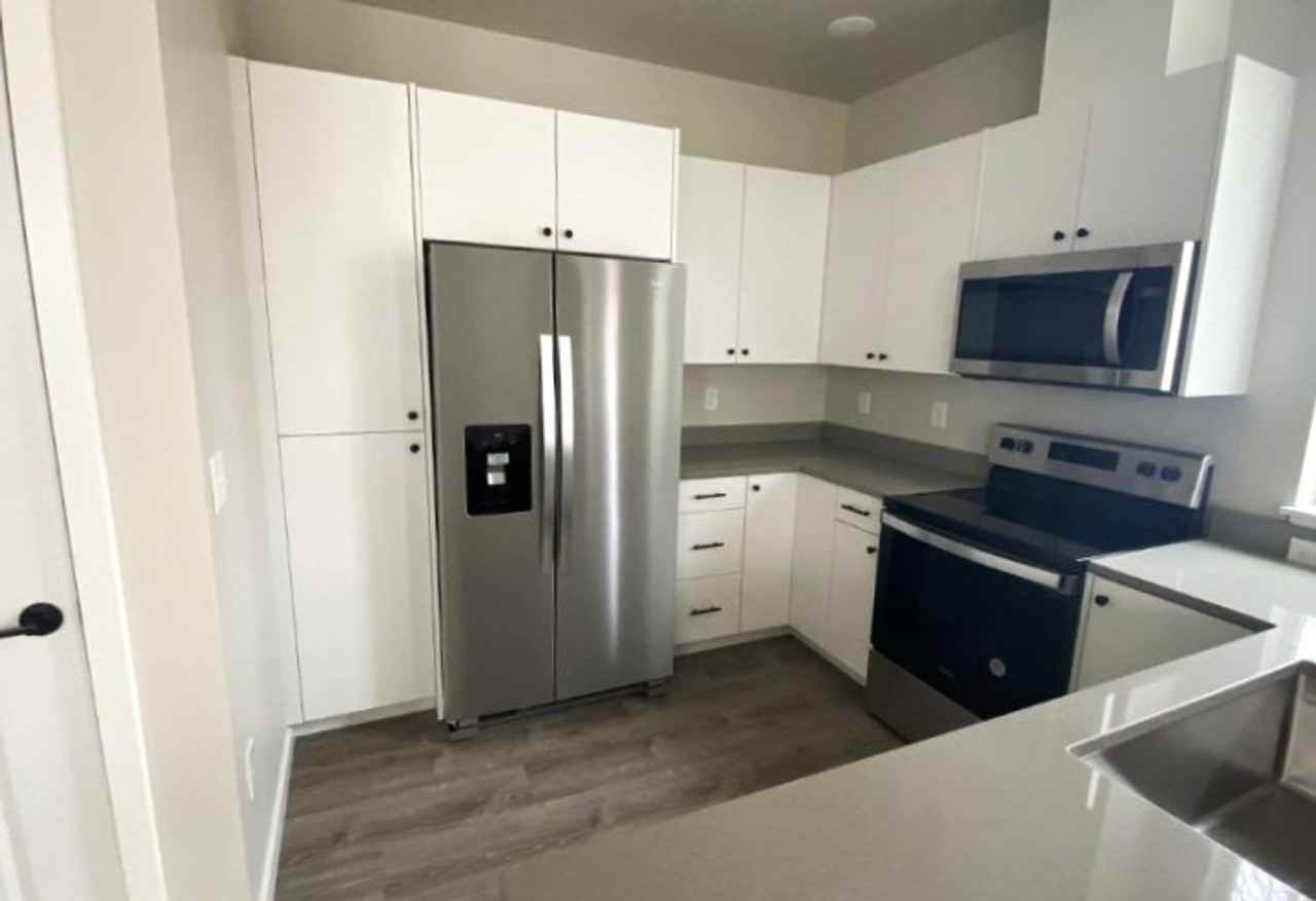 608 Telegraph Rd - Photo 3 of 21