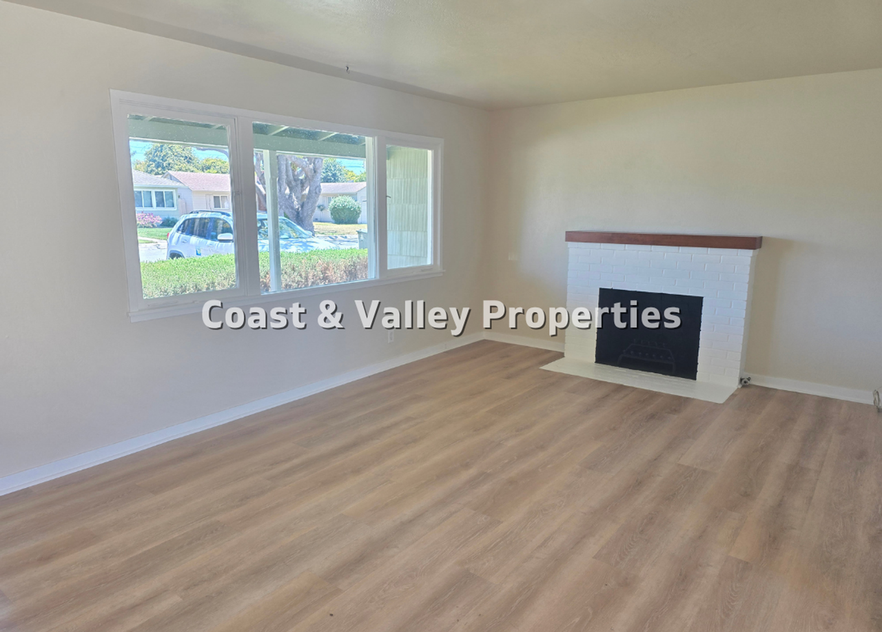 239 Terra Dr - Photo 2 of 7