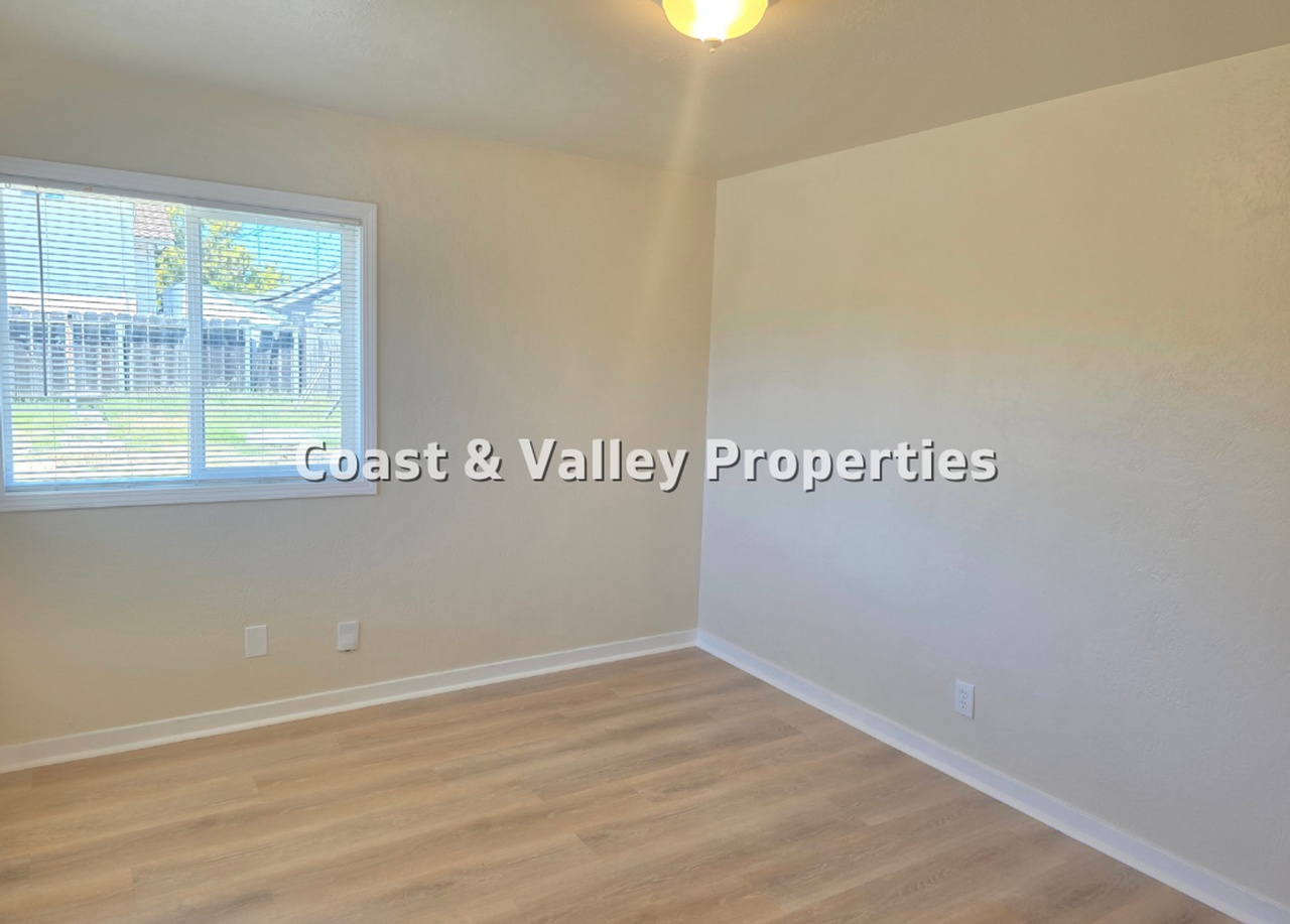239 Terra Dr - Photo 3 of 7