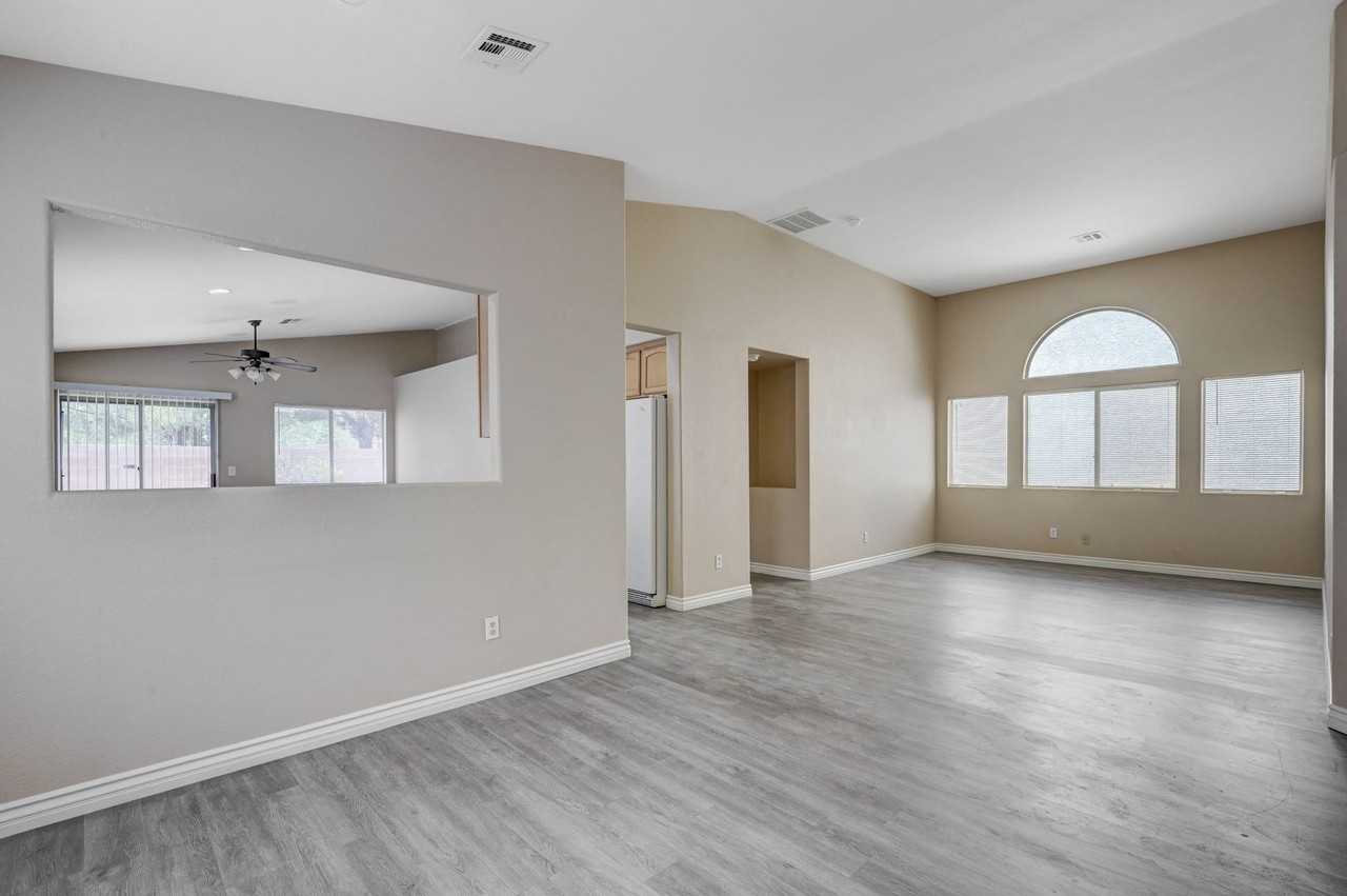 527 Braided River Ave - Photo 6 of 47