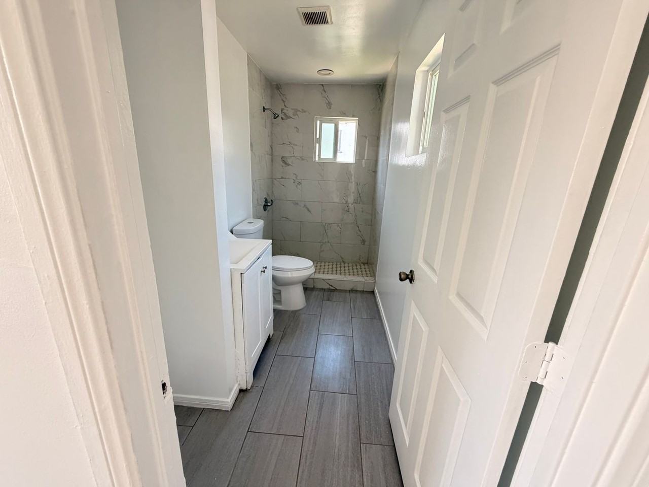 724 Iona Dr - Photo 4 of 8