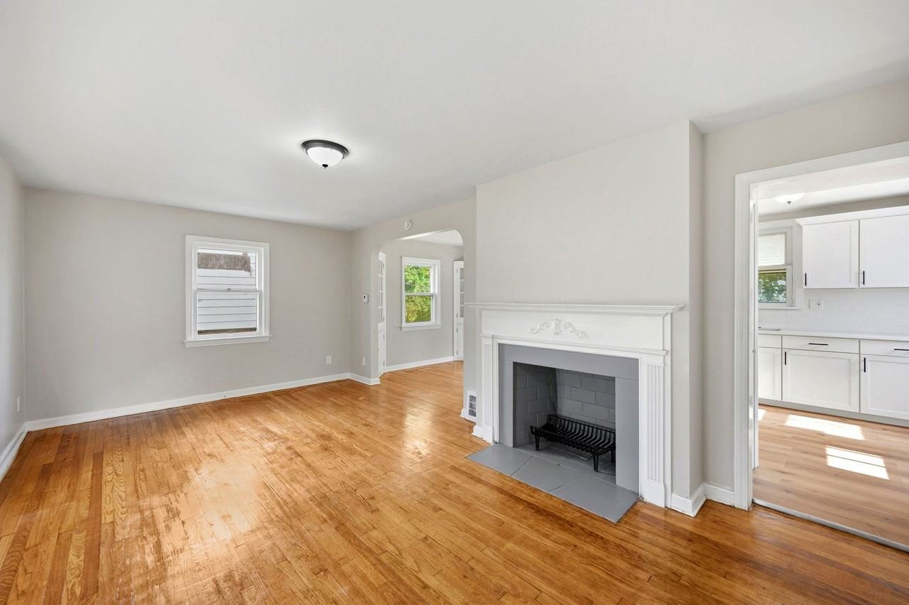 26900 Forestview Ave - Photo 3 of 25