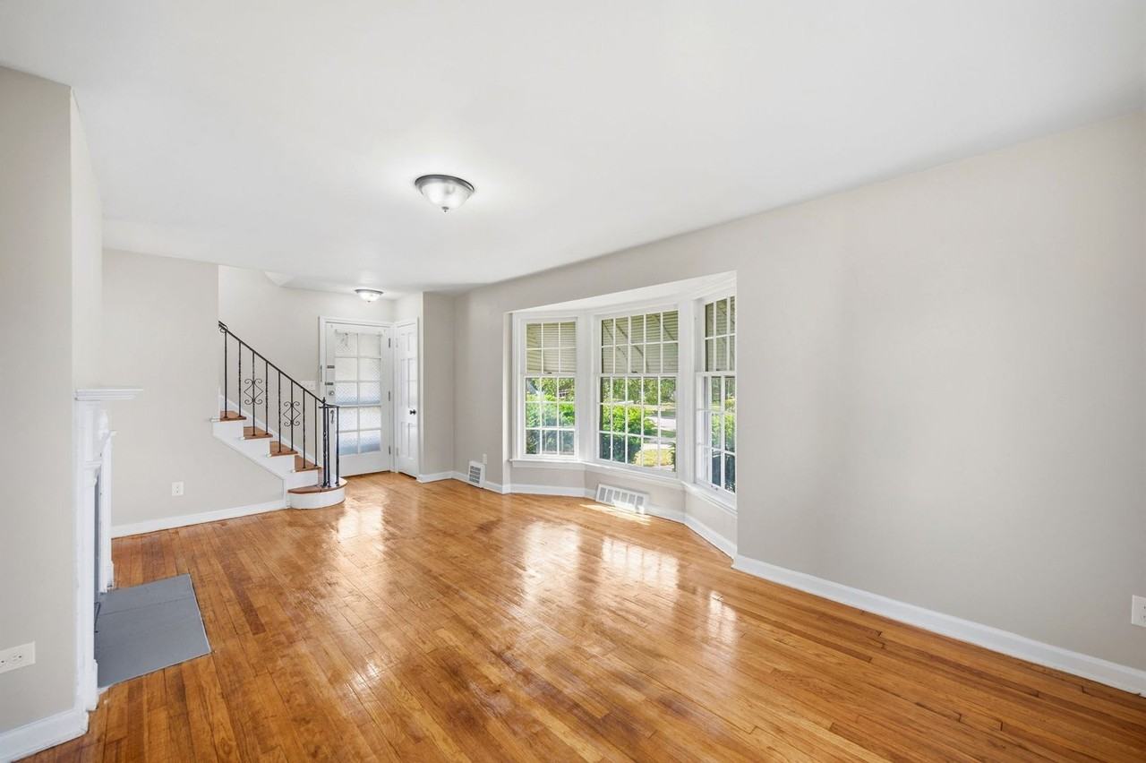 26900 Forestview Ave - Photo 6 of 25