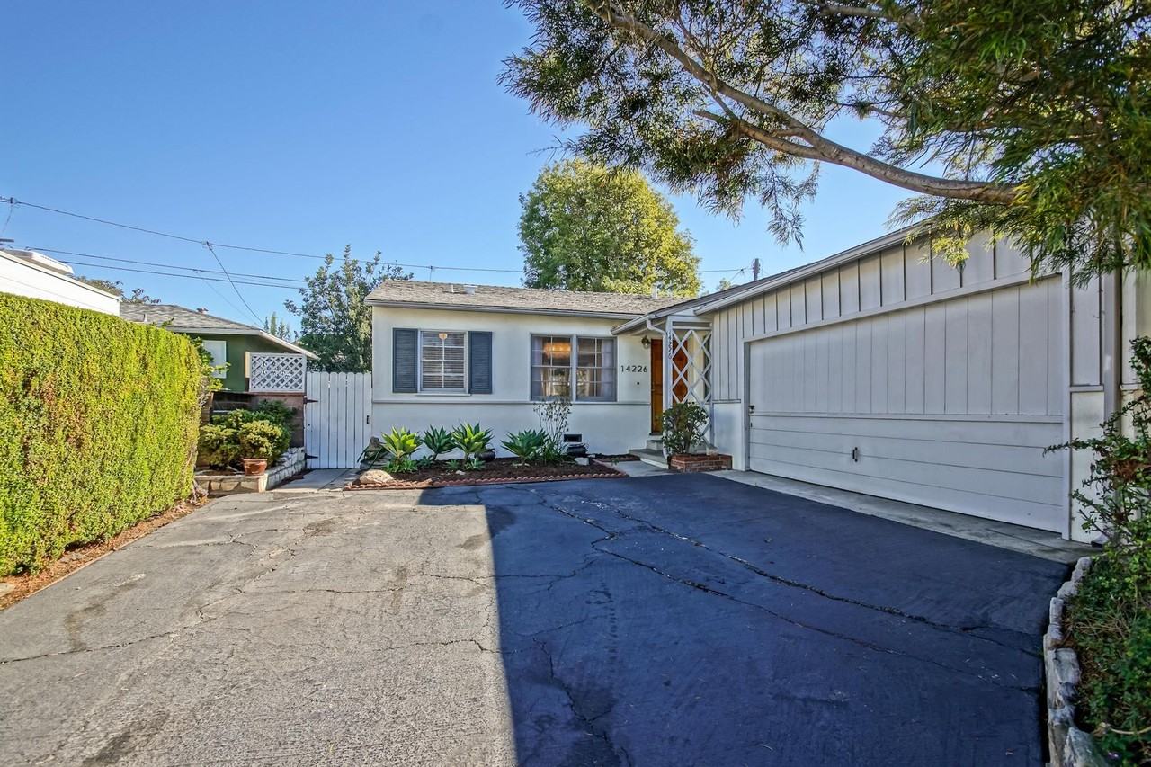 14226 Isis Ave - Photo 2 of 35