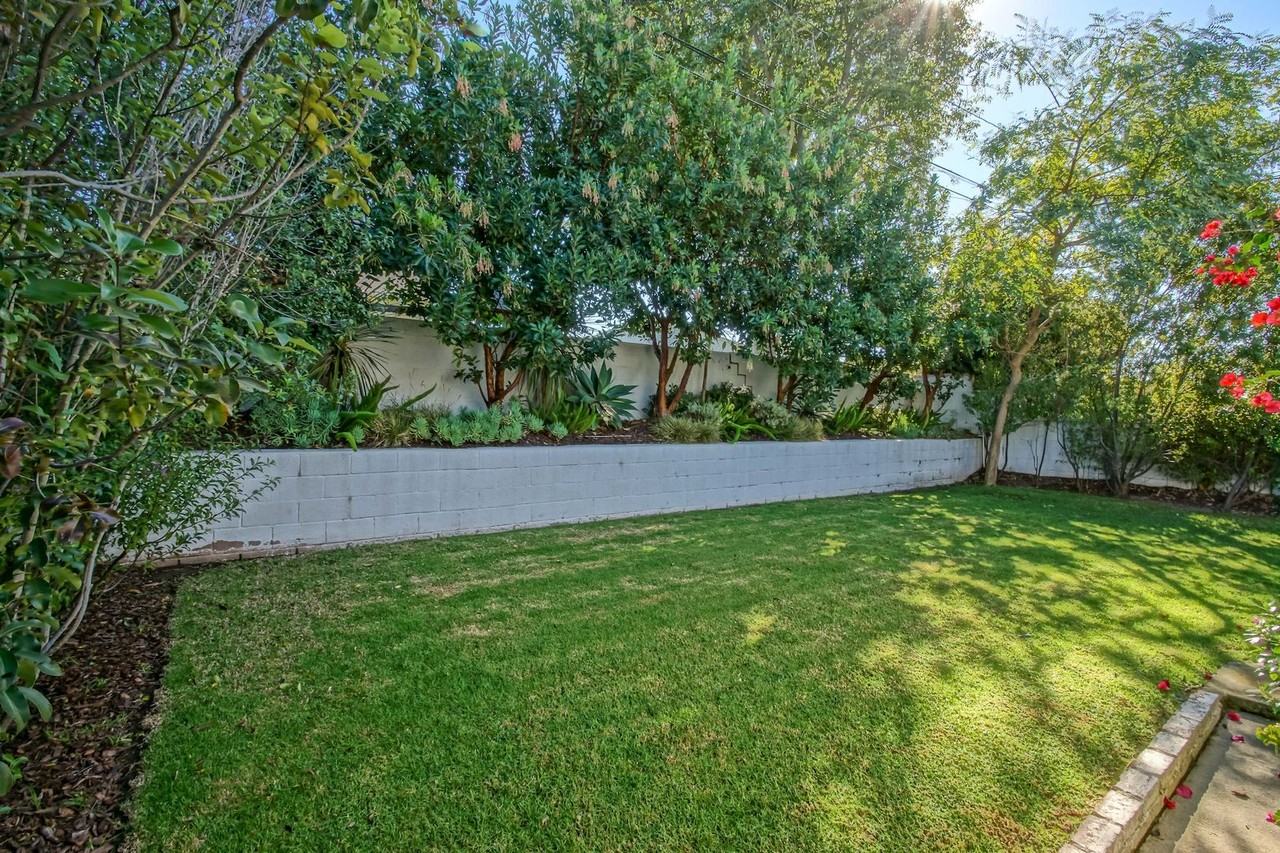 14226 Isis Ave - Photo 7 of 35