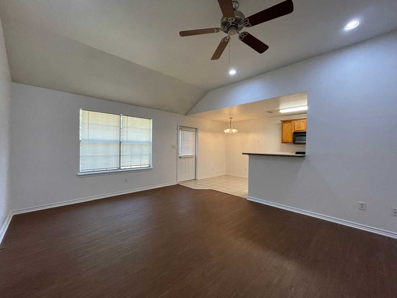 17172 Pintail Dr - Photo 2 of 12