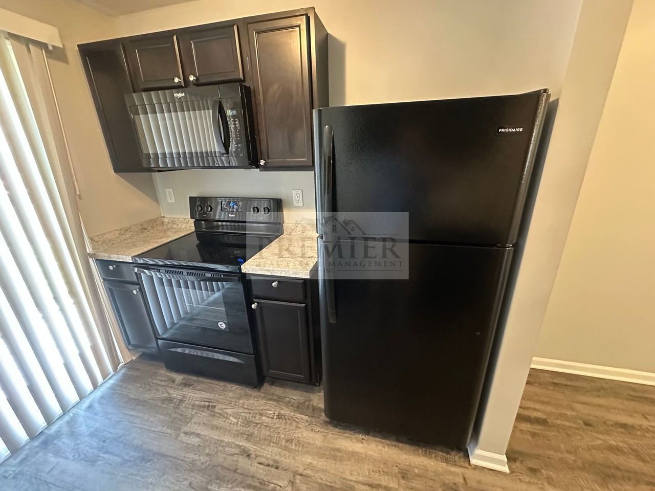 9314 Reeder Ave #4 - Photo 5 of 11