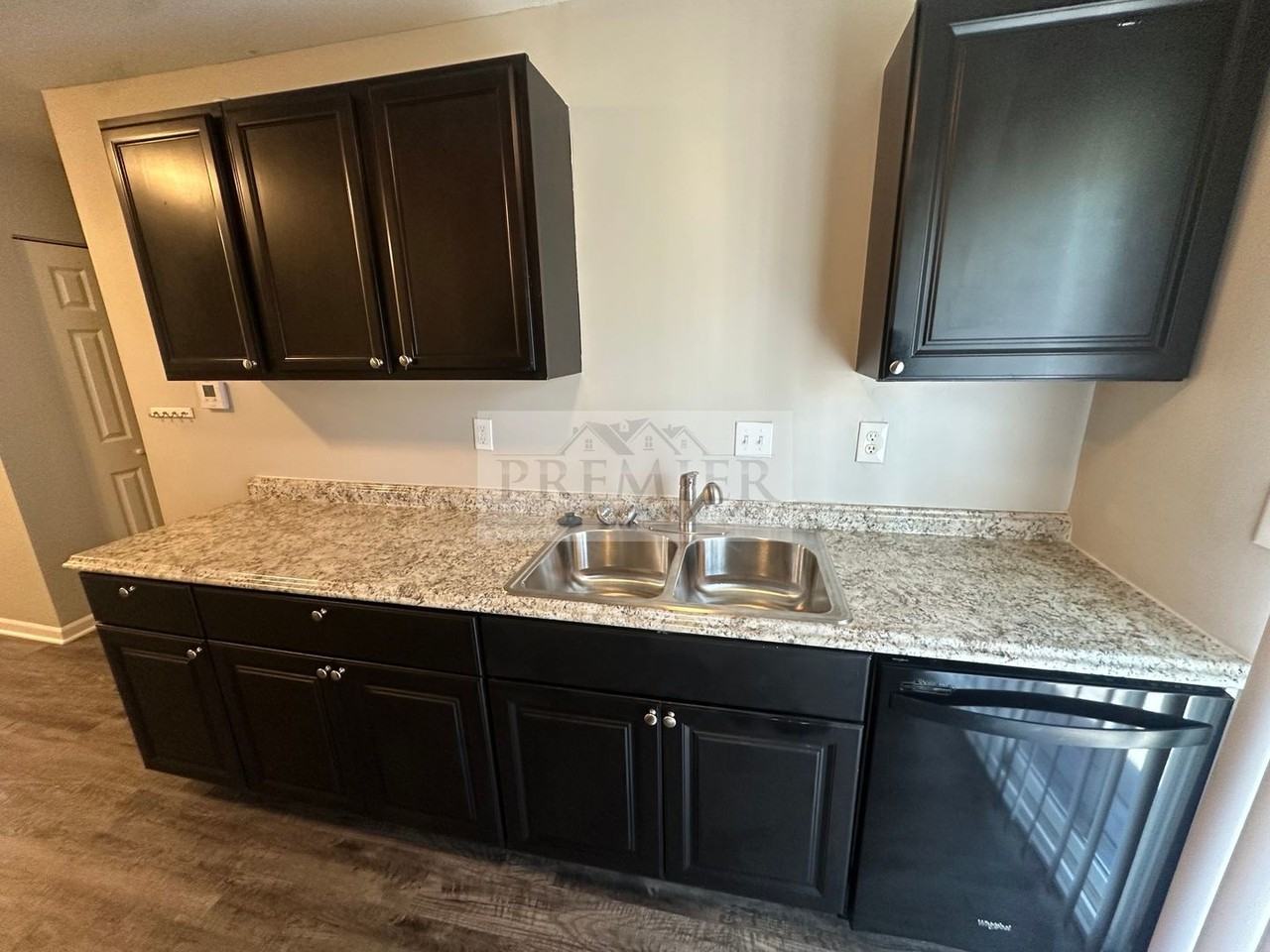 9314 Reeder Ave #4 - Photo 6 of 11