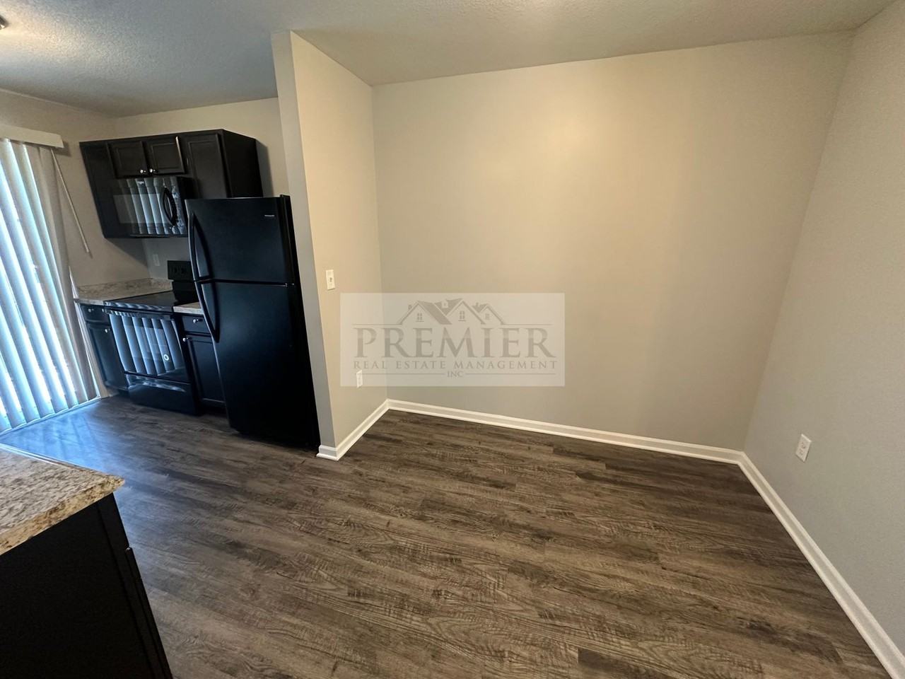 9314 Reeder Ave #4 - Photo 7 of 11