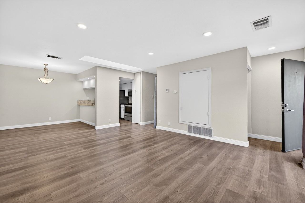 1722 Sapling Ct #A - Photo 2 of 17