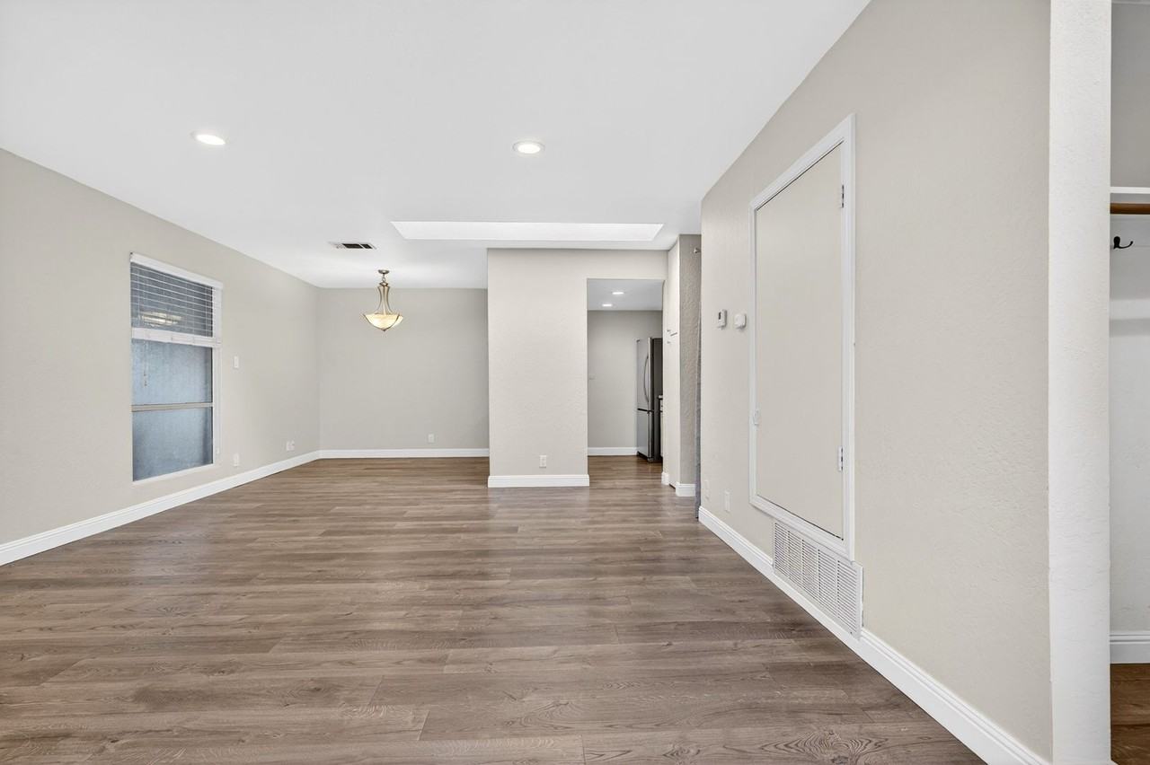 1722 Sapling Ct #A - Photo 4 of 17