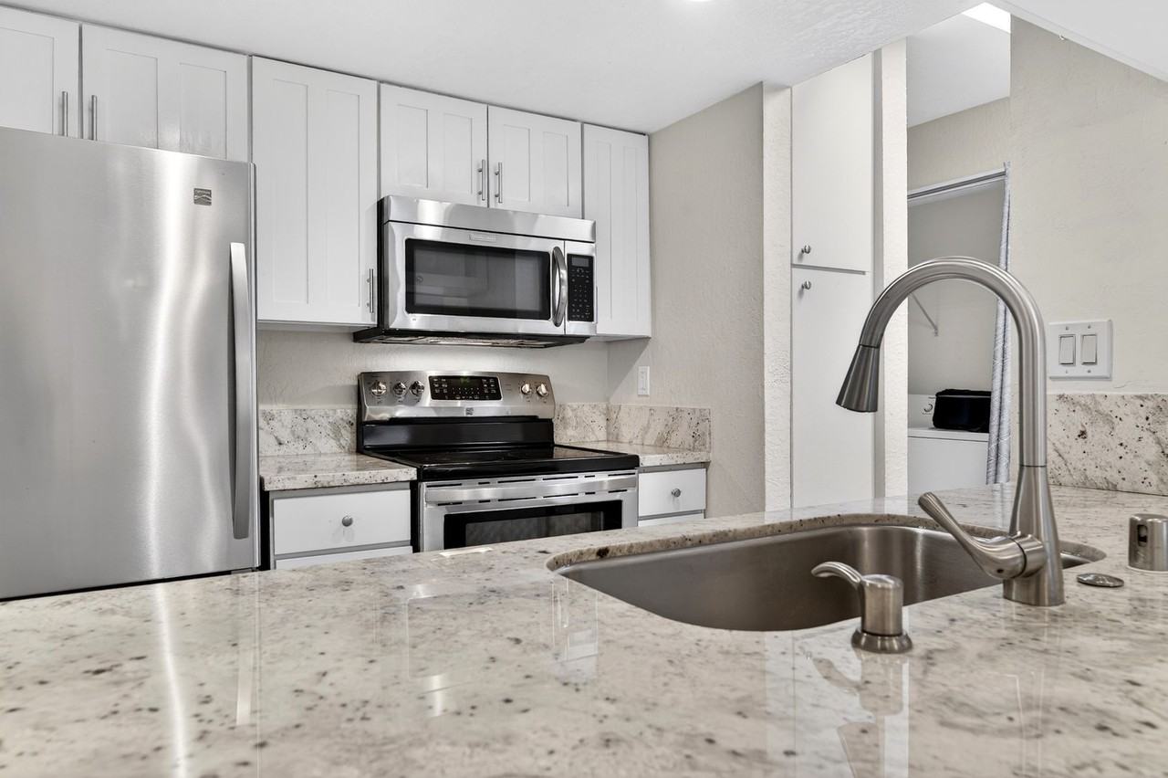 1722 Sapling Ct #A - Photo 5 of 17