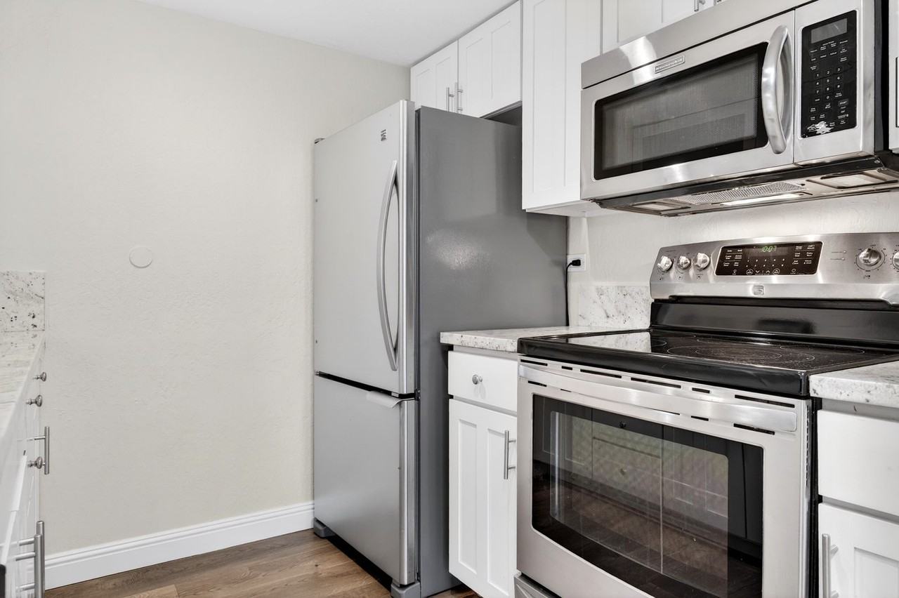 1722 Sapling Ct #A - Photo 7 of 17