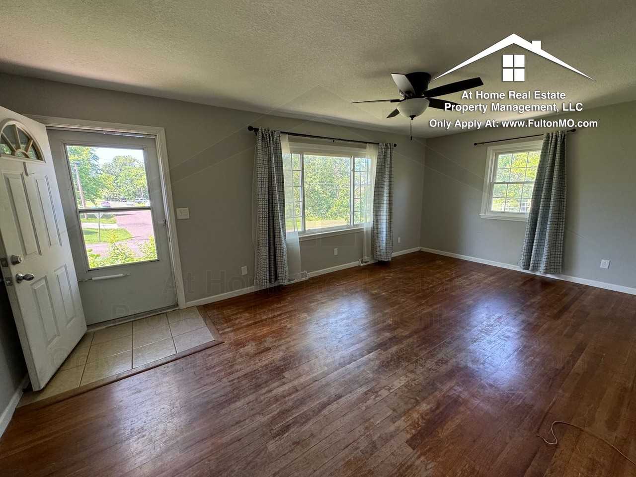 1304 Bradley Ln - Photo 2 of 29