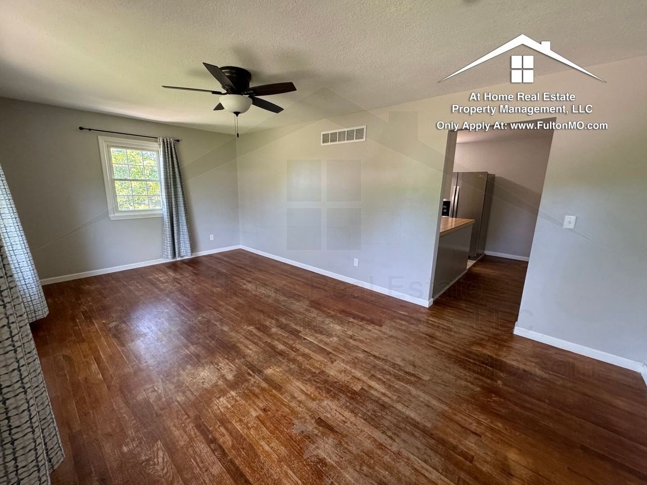 1304 Bradley Ln - Photo 3 of 29