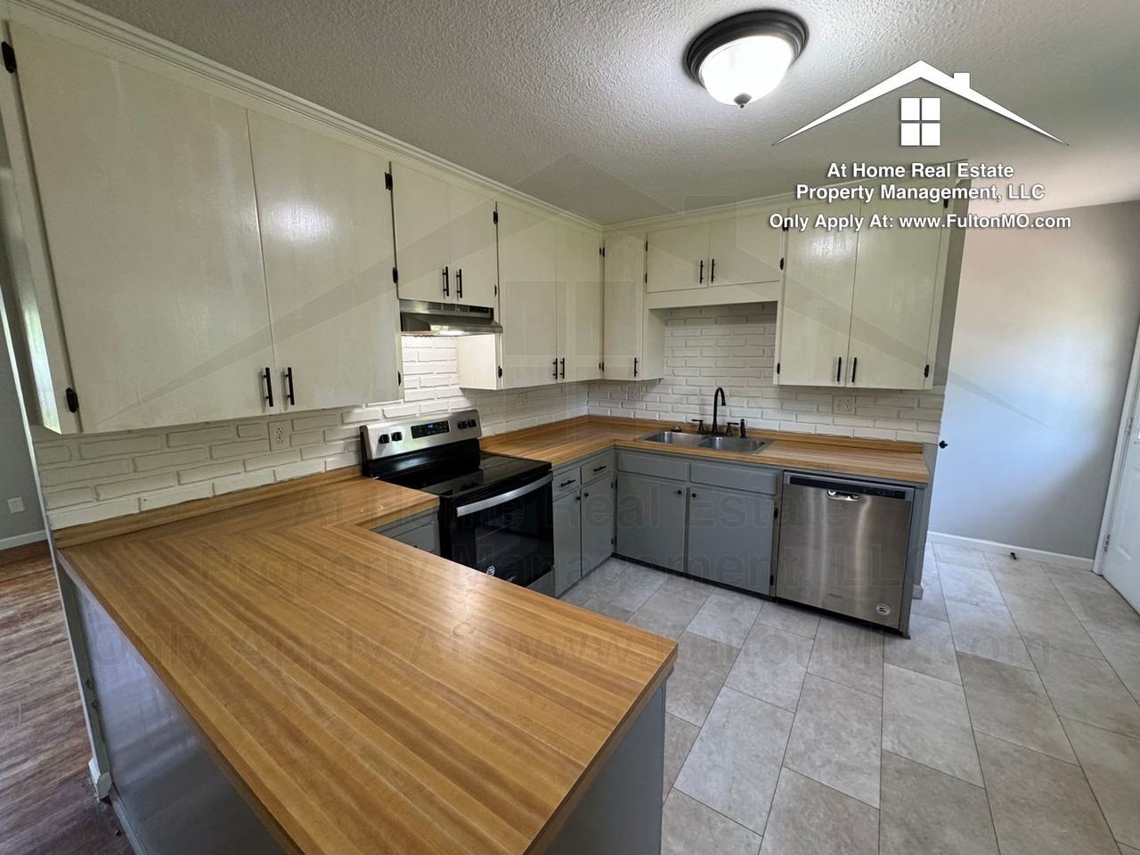 1304 Bradley Ln - Photo 7 of 29