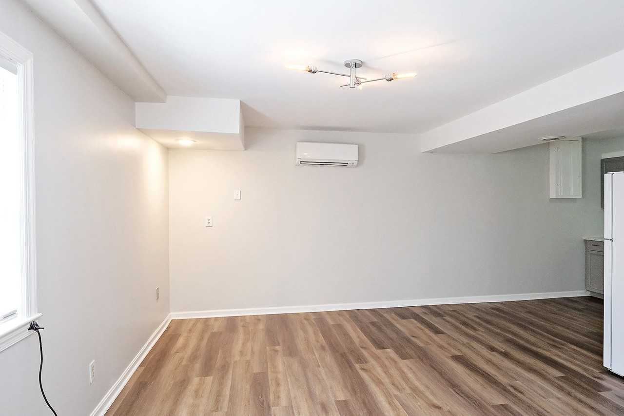 1640 Center Ave #B - Photo 2 of 10