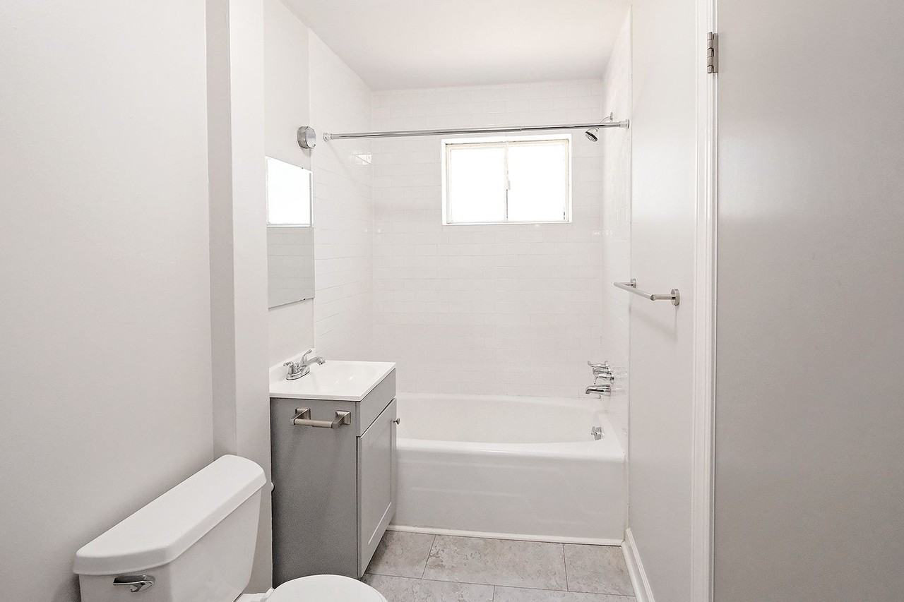1640 Center Ave #B - Photo 6 of 10