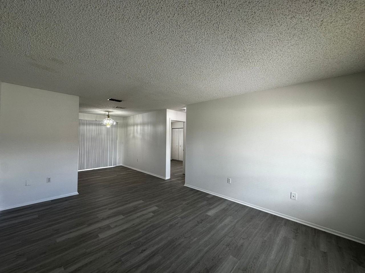 4616 N Goldenrod Rd - Photo 3 of 15