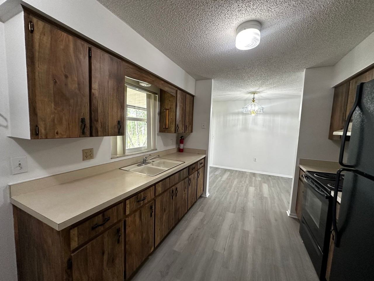 4616 N Goldenrod Rd - Photo 6 of 15