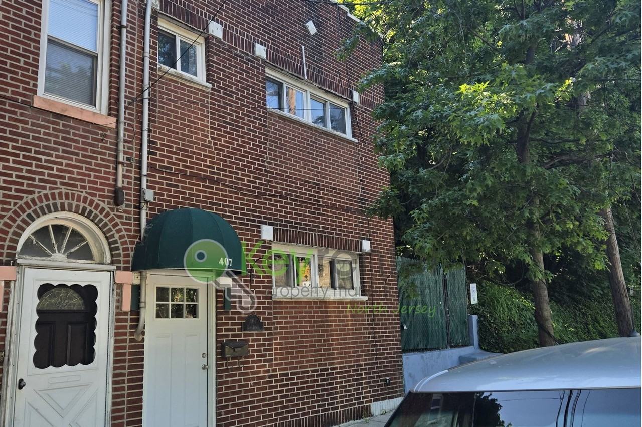 407 Park Ave - Photo 3 of 23