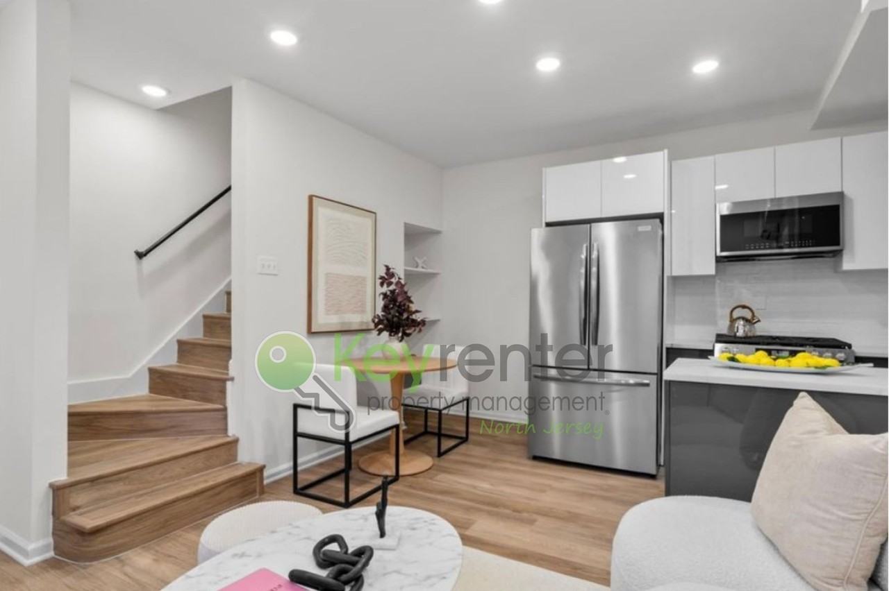 407 Park Ave - Photo 4 of 23