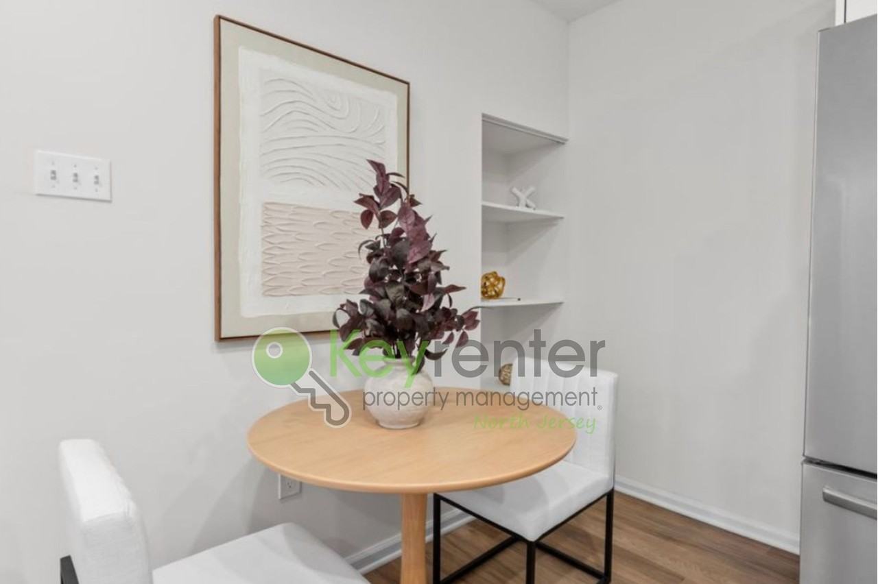 407 Park Ave - Photo 6 of 23