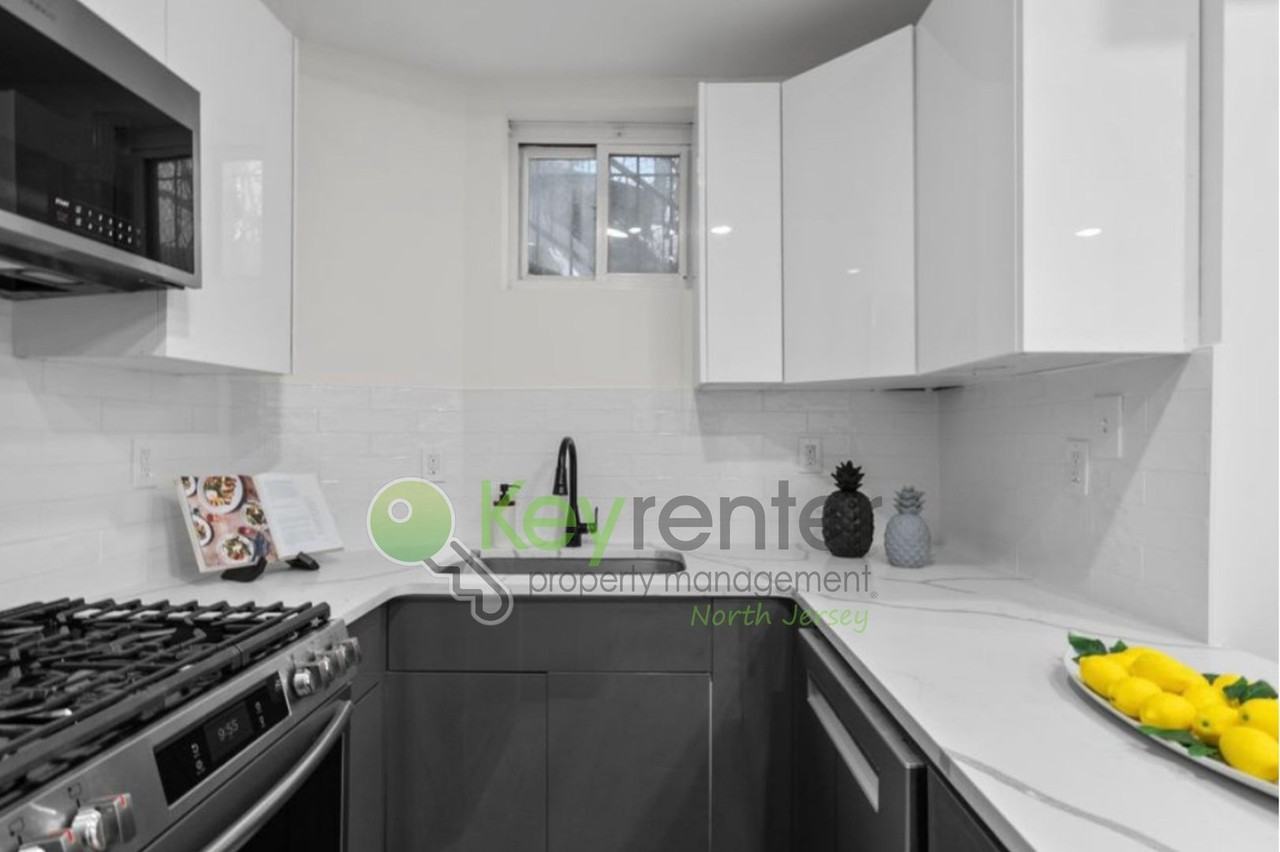 407 Park Ave - Photo 7 of 23