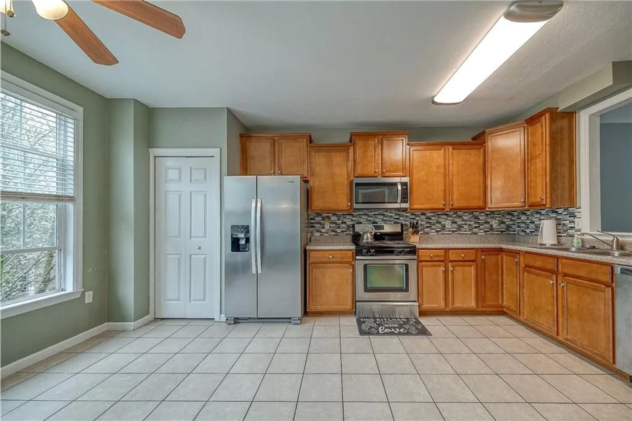 10554 Cherry Grove Ct - Photo 2 of 30