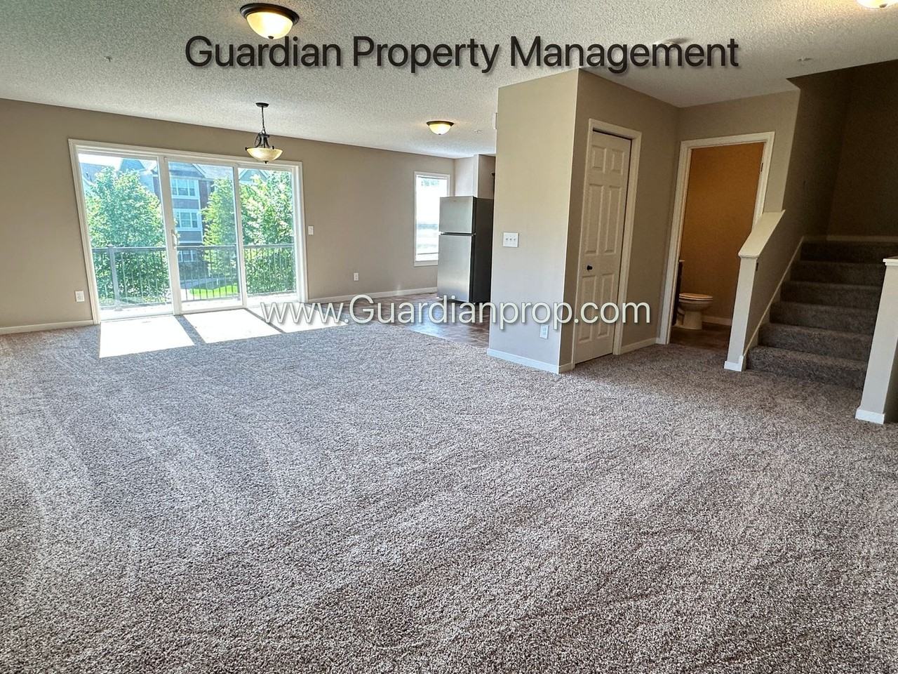 11946 Emery Village Dr N - Photo 3 of 23