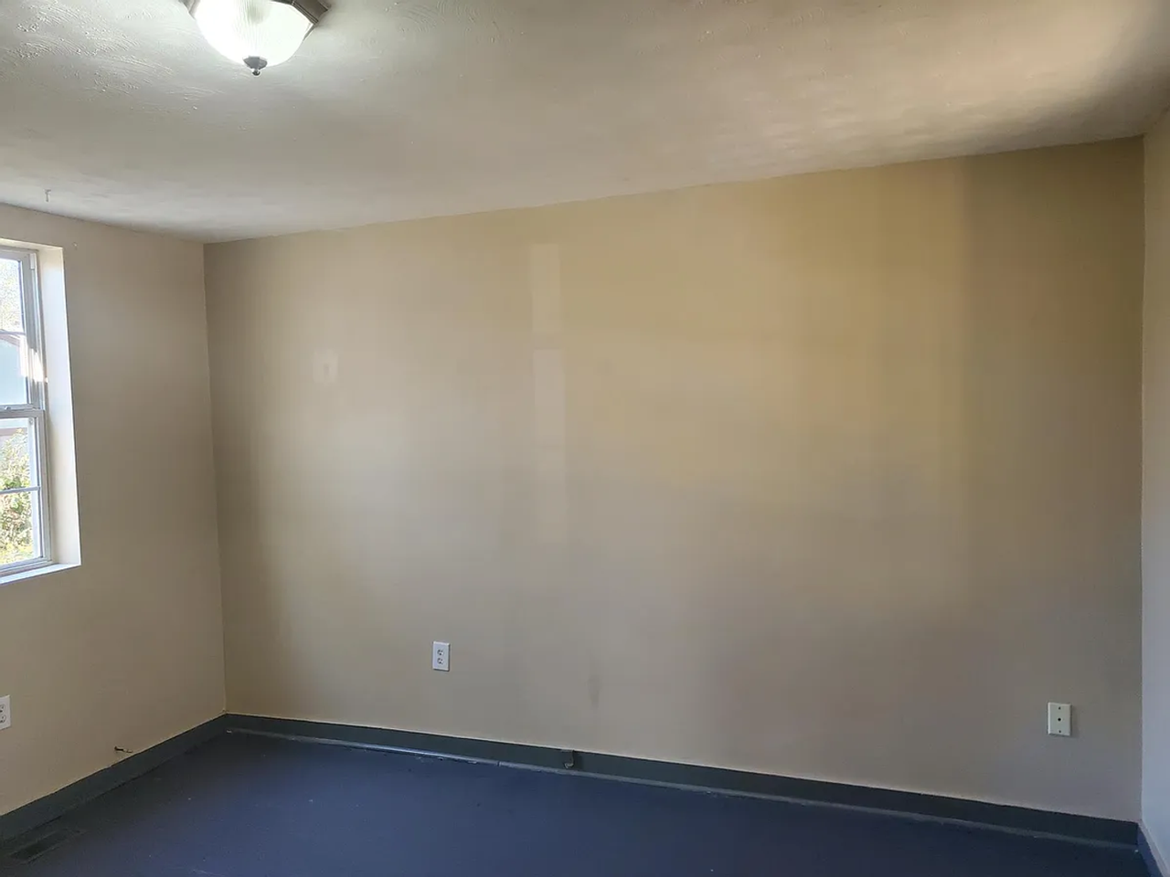 2049 N Benton Ave - Photo 4 of 13