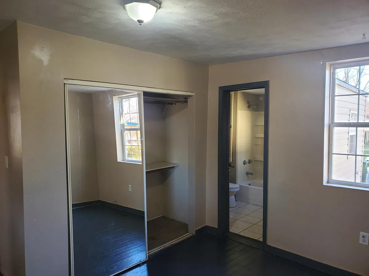 2049 N Benton Ave - Photo 5 of 13