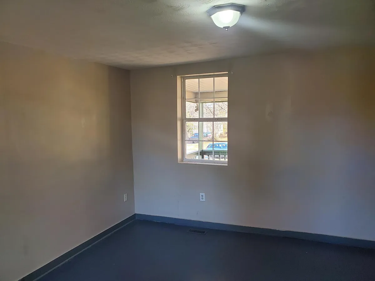 2049 N Benton Ave - Photo 6 of 13
