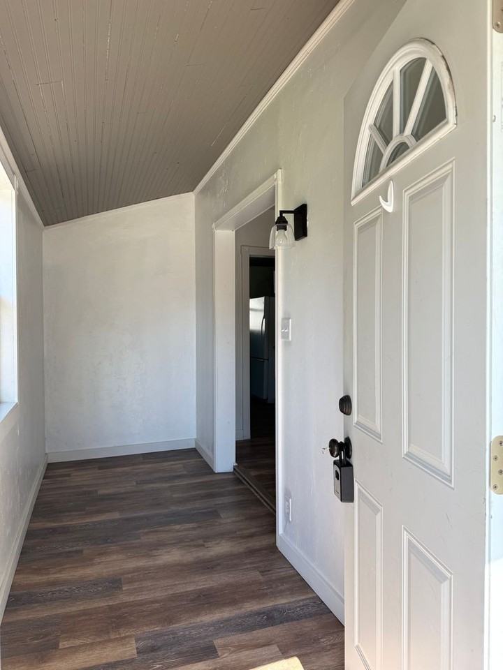 807 Knapp St - Photo 2 of 14