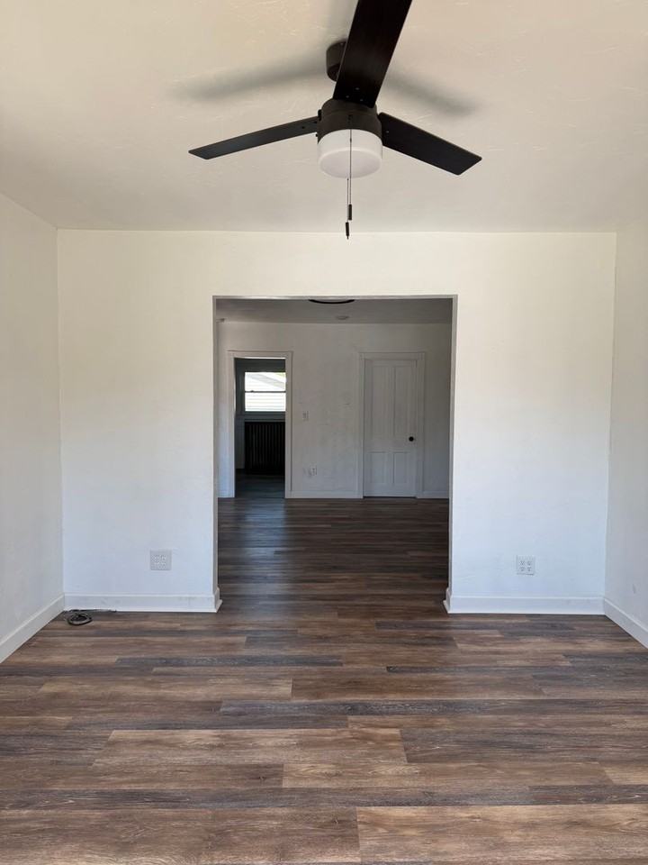 807 Knapp St - Photo 6 of 14
